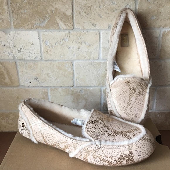 UGG Slippers Loafers Moccasins Flats - Picture 2 of 7